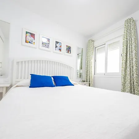 Stylish 3 Bedroom At The Heart Of Nueva Andalucia Close To Centro Plaza Apartment