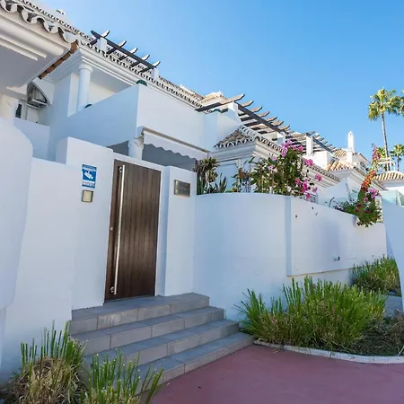 Apartment Stylish 3 Bedroom At The Heart Of Nueva Andalucia Close To Centro Plaza *