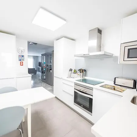 Stylish 3 Bedroom At The Heart Of Nueva Andalucia Close To Centro Plaza Apartment