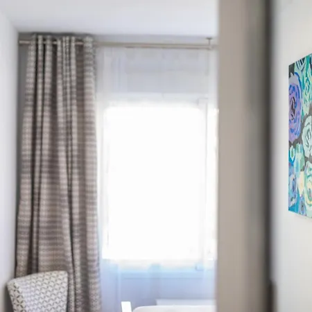 Stylish 3 Bedroom At The Heart Of Nueva Andalucia Close To Centro Plaza Apartment