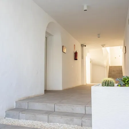 Stylish 3 Bedroom At The Heart Of Nueva Andalucia Close To Centro Plaza Apartment *