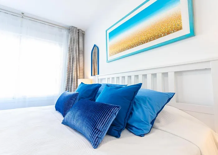 Stylish 3 Bedroom At The Heart Of Nueva Andalucia Close To Centro Plaza Марбелья